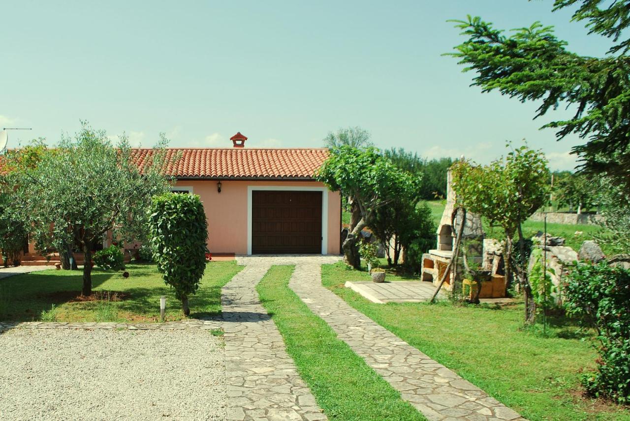 Villa Dorina Barban Exterior photo